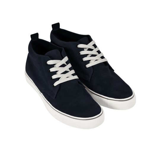Sneaker in Schwarz Größe 46